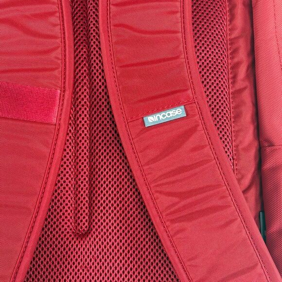 Incase Campus Compact Lightweight Everyday Backpack in Red - Picture 7 of 11